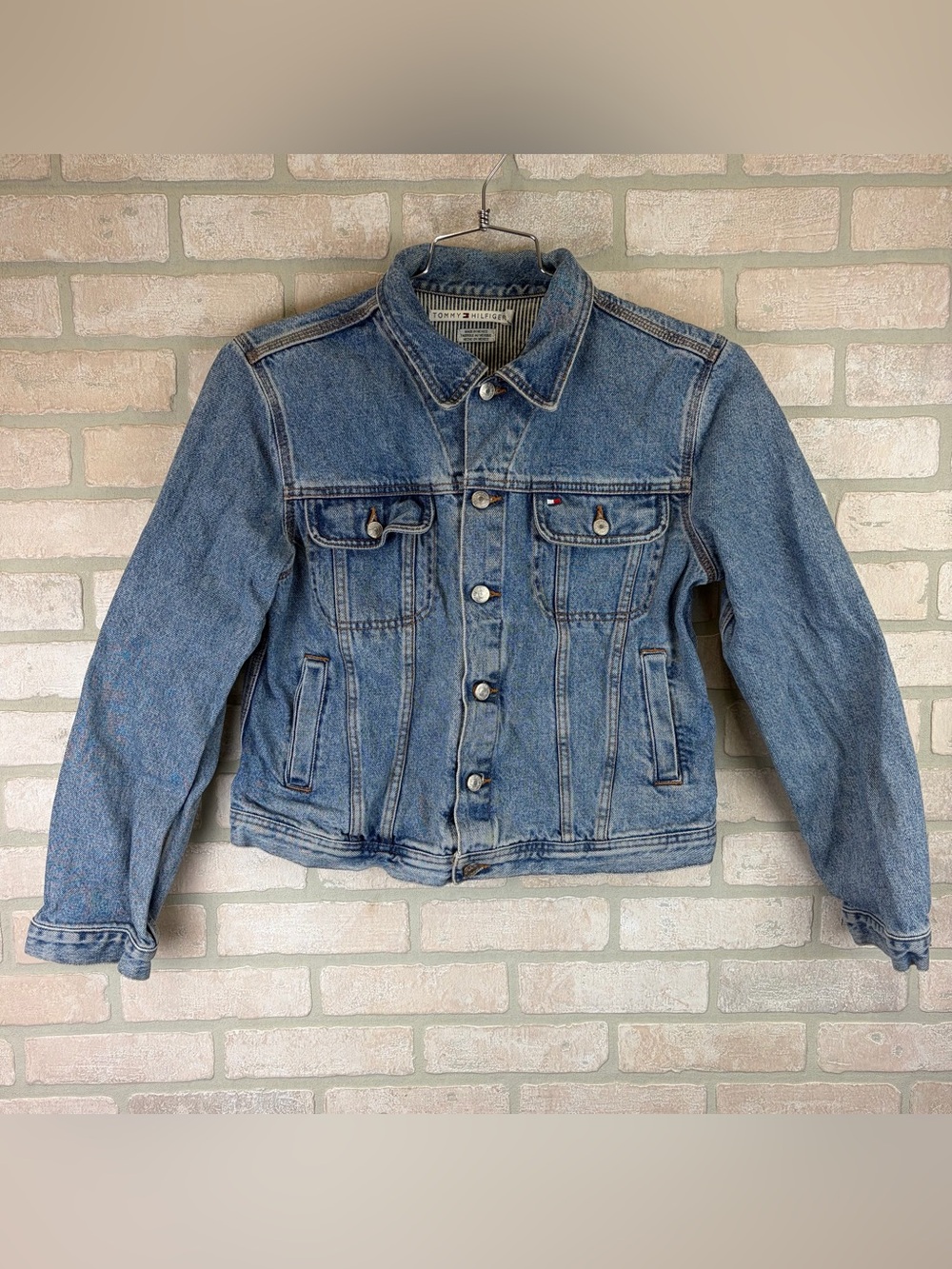 Tommy Hilfiger Women’s Light Blue Denim Bomber-Style Jacket Large